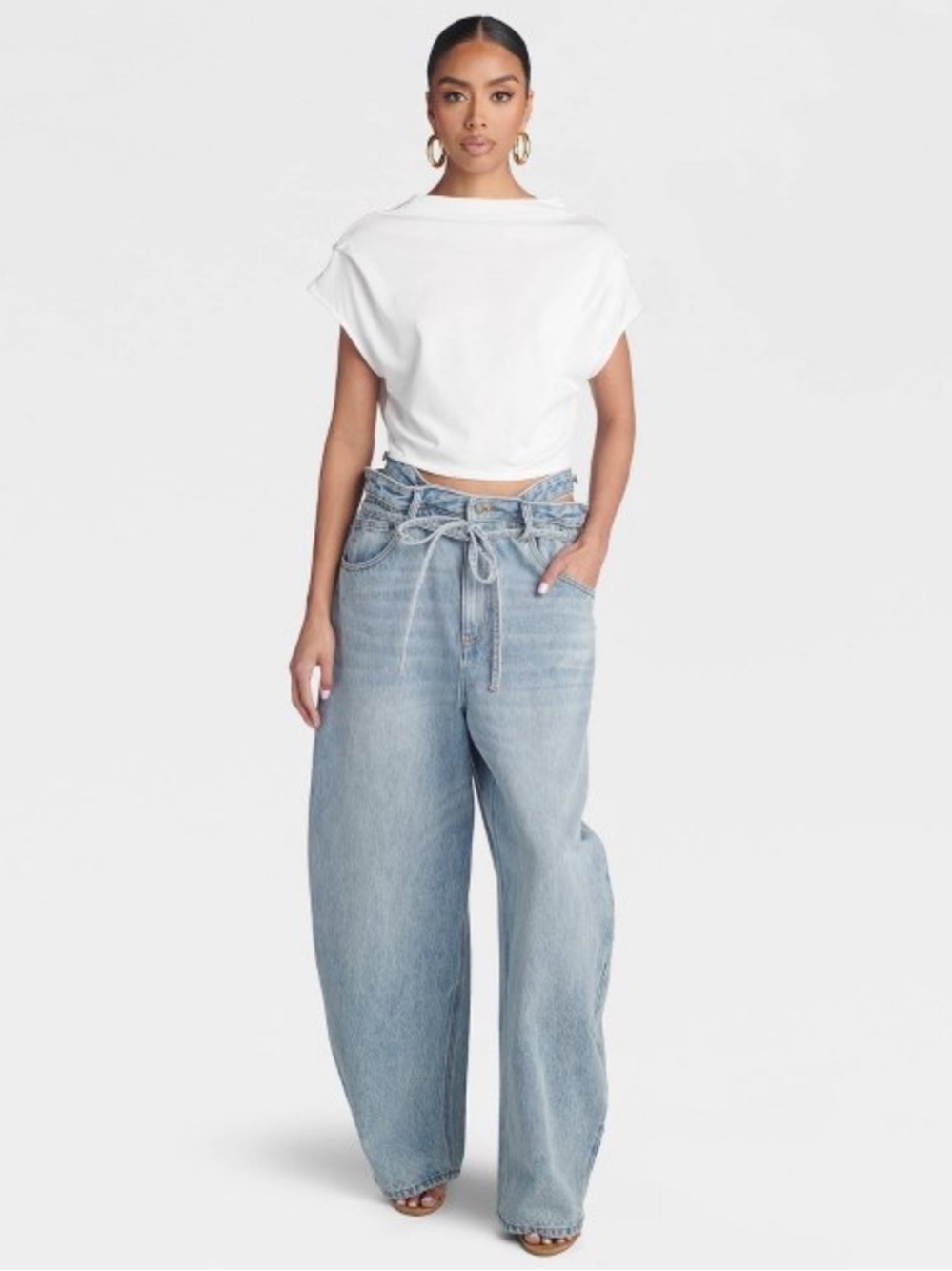 KBB by KAHLANA Women's High Waisted 'The Cut Out Paper Bag Jeans Sz 4 NWT Light